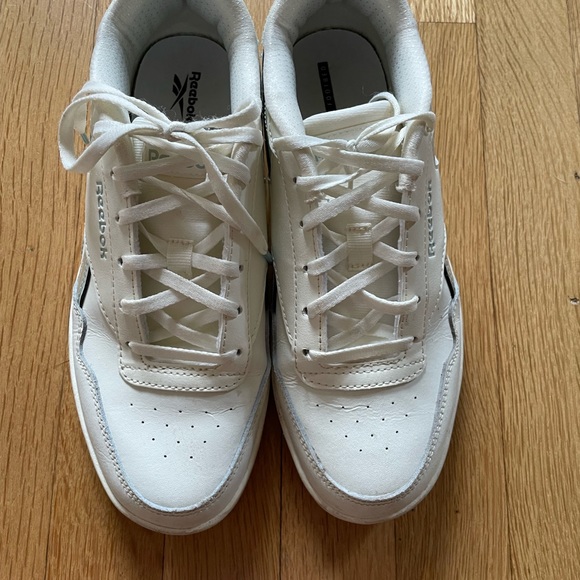 Women’s Reeboks - Picture 2 of 4